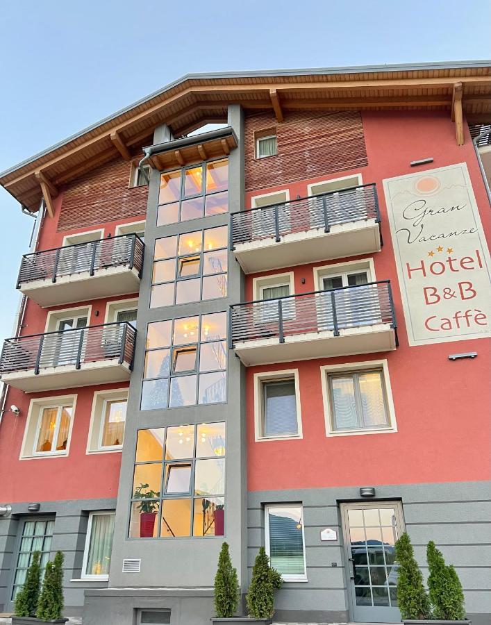 Hotel Gran Vacanze Rooms & Apartments Dimaro Bagian luar foto