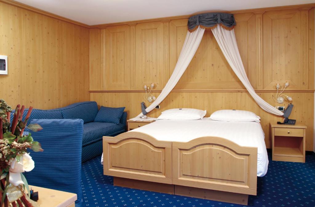 Hotel Gran Vacanze Rooms & Apartments Dimaro Bagian luar foto