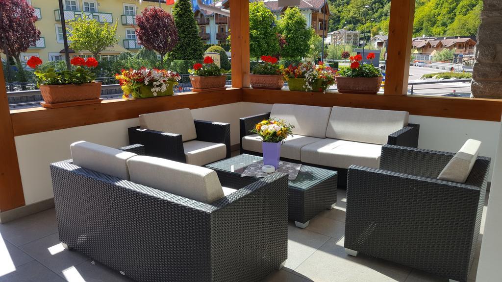 Hotel Gran Vacanze Rooms & Apartments Dimaro Bagian luar foto