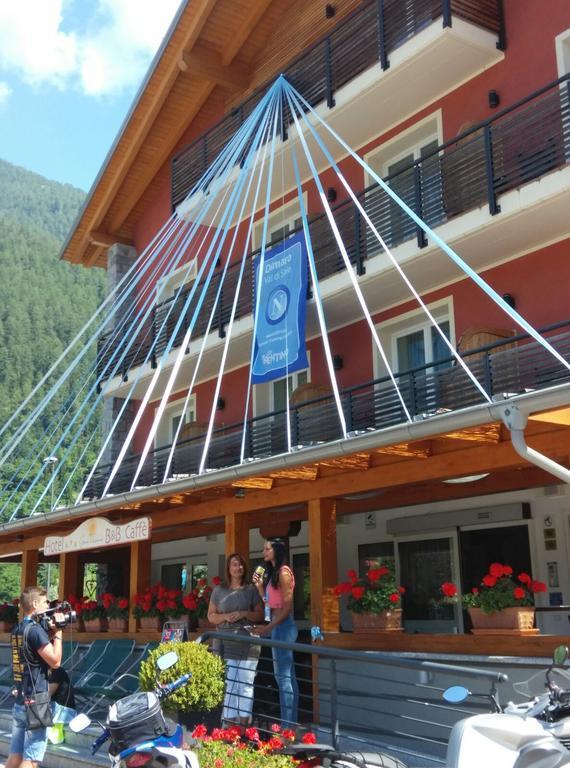 Hotel Gran Vacanze Rooms & Apartments Dimaro Bagian luar foto