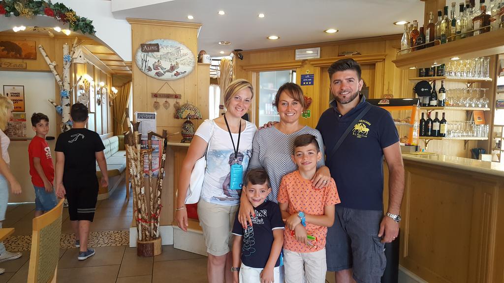 Hotel Gran Vacanze Rooms & Apartments Dimaro Bagian luar foto