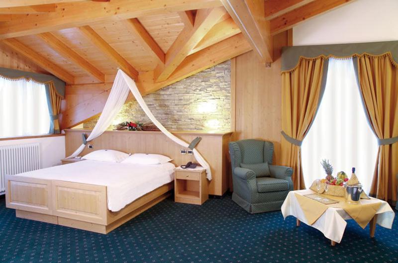 Hotel Gran Vacanze Rooms & Apartments Dimaro Ruang foto