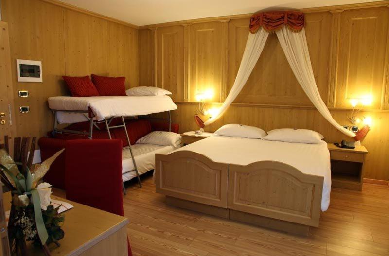 Hotel Gran Vacanze Rooms & Apartments Dimaro Ruang foto