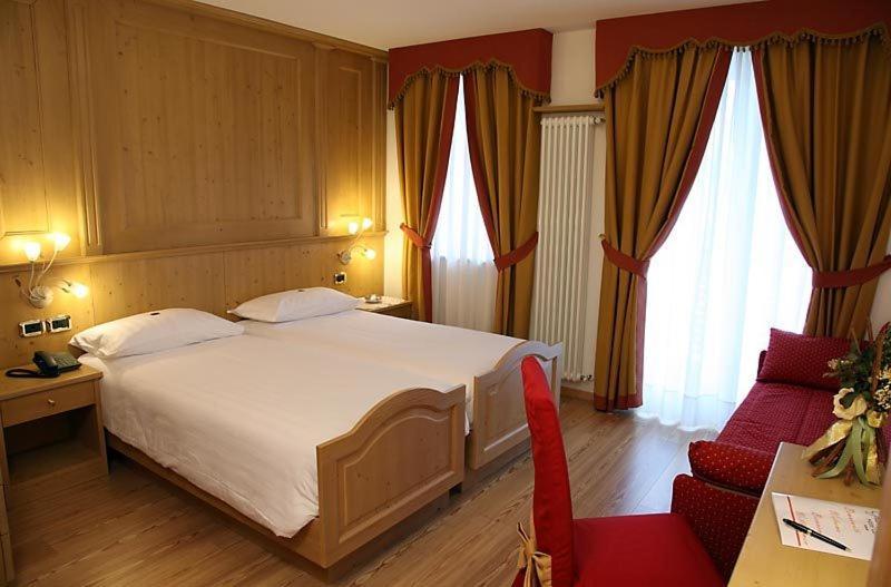 Hotel Gran Vacanze Rooms & Apartments Dimaro Ruang foto