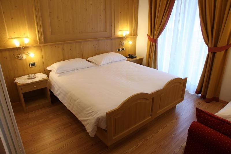 Hotel Gran Vacanze Rooms & Apartments Dimaro Ruang foto